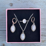 מונסטון ~ Moonstone